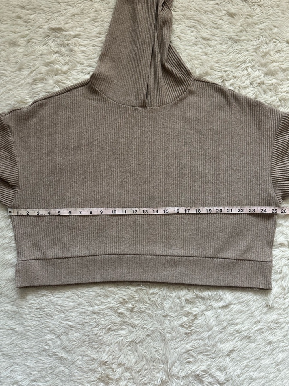 Alo Yoga Muse Hoodie Cropped Hooded Pullover Sweater Ribbed Knit Heather Tan - Picture 9 of 11
